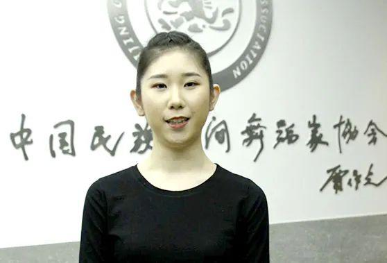 视频录制教材舞蹈尺寸标准要求_舞蹈教材视频录制标准尺寸_拍舞蹈视频的最佳高度